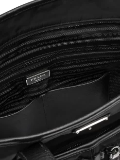 Hombre Prada Bolso Shopper Con Bolsillos Y Logo 11 Hombre Prada Bolso Shopper Con Bolsillos Y Logo -Masculina Moda Tienda 16408066 31723192 1000