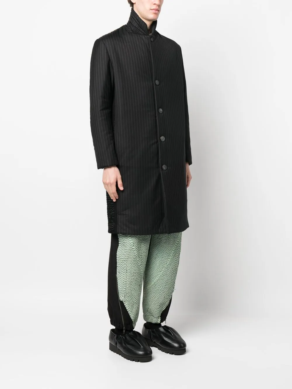 Hombre By Walid Abrigo Con Detalle Bordado 5 Hombre By Walid Abrigo Con Detalle Bordado - Imagen 3