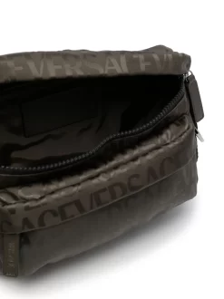 Hombre Versace Riñonera Con Logo Estampado Y Cremallera 11 Hombre Versace Riñonera Con Logo Estampado Y Cremallera -Masculina Moda Tienda 20067173 50593431 1000